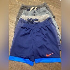 Old Navy Nike Carters  Levi’s lot of 4  boys shorts size 4
